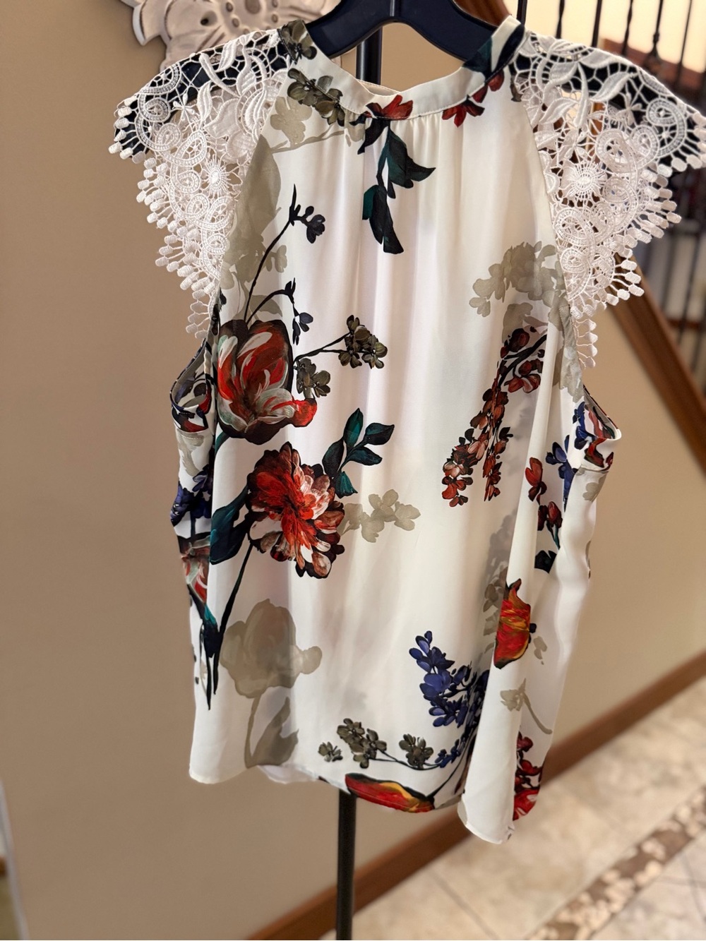 Express Floral Lace Shoulder Blouse Women’s Large Ivory Multicolor